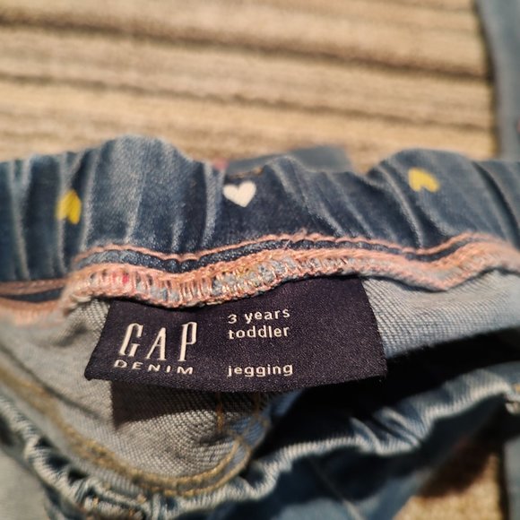 GAP / Disney Jeans 2 pairs size 3T - Picture 2 of 4